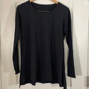 Long sleeve shirt with open slides
